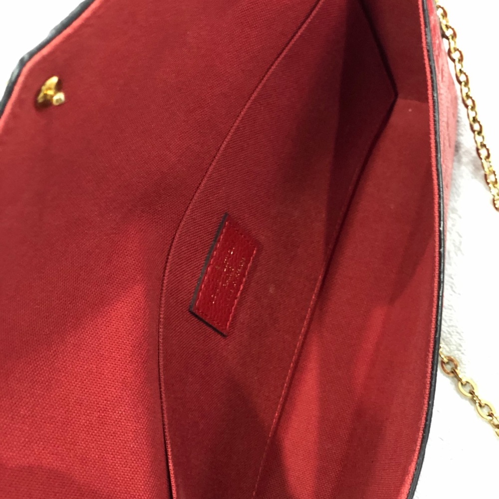 Authentic Louis Vuitton
Pochette Felicie Cherry - Picture 6 of 6